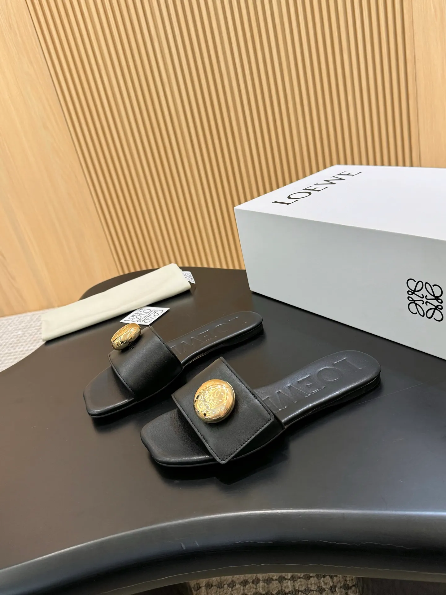 👟👟Ex-factory price 340👟👟 Clamshell box + 10 LOEWE 25th spring and summer new styles, seven colors to choose from. Code number 35-43, genuine leather base plus 40